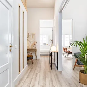 https://mid-century-home-s-c-de-la-palma-centro.in-canary-islands.com